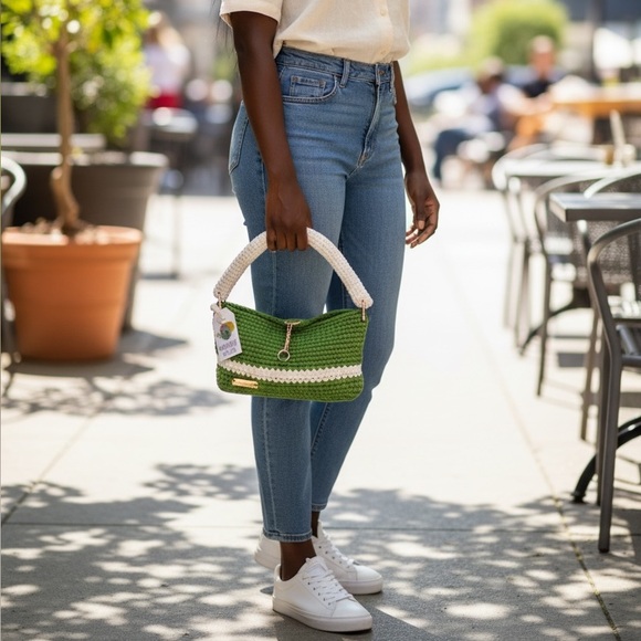 102-Stylish Handmade Green and Off-White Crochet Shoulder Bag - Picture 5 of 5